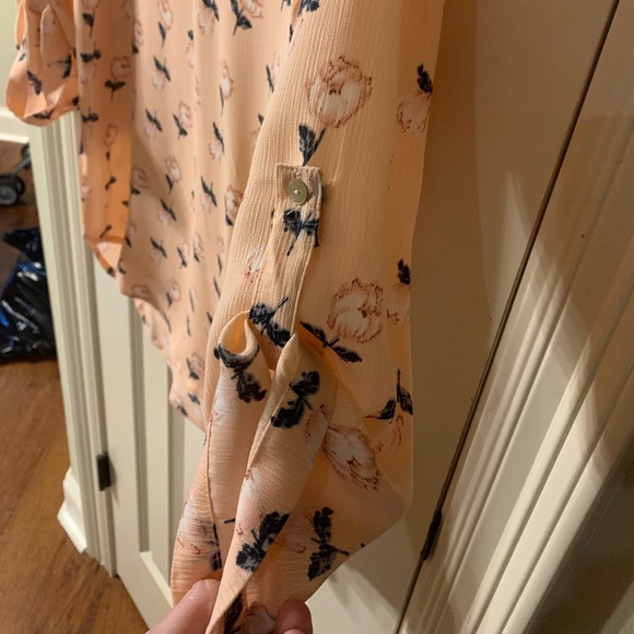 Beautiful peach blouse - Picture 6 of 8